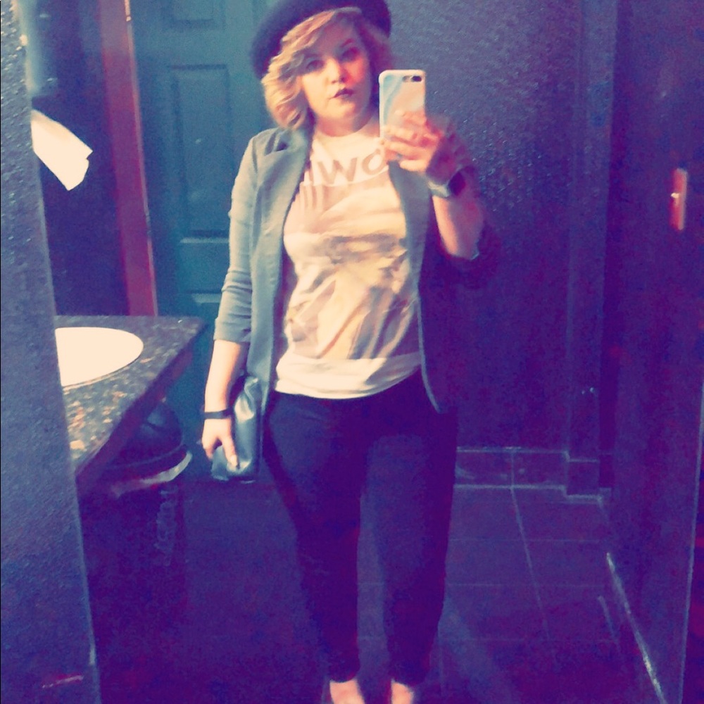 Meet your Posher, Nicole